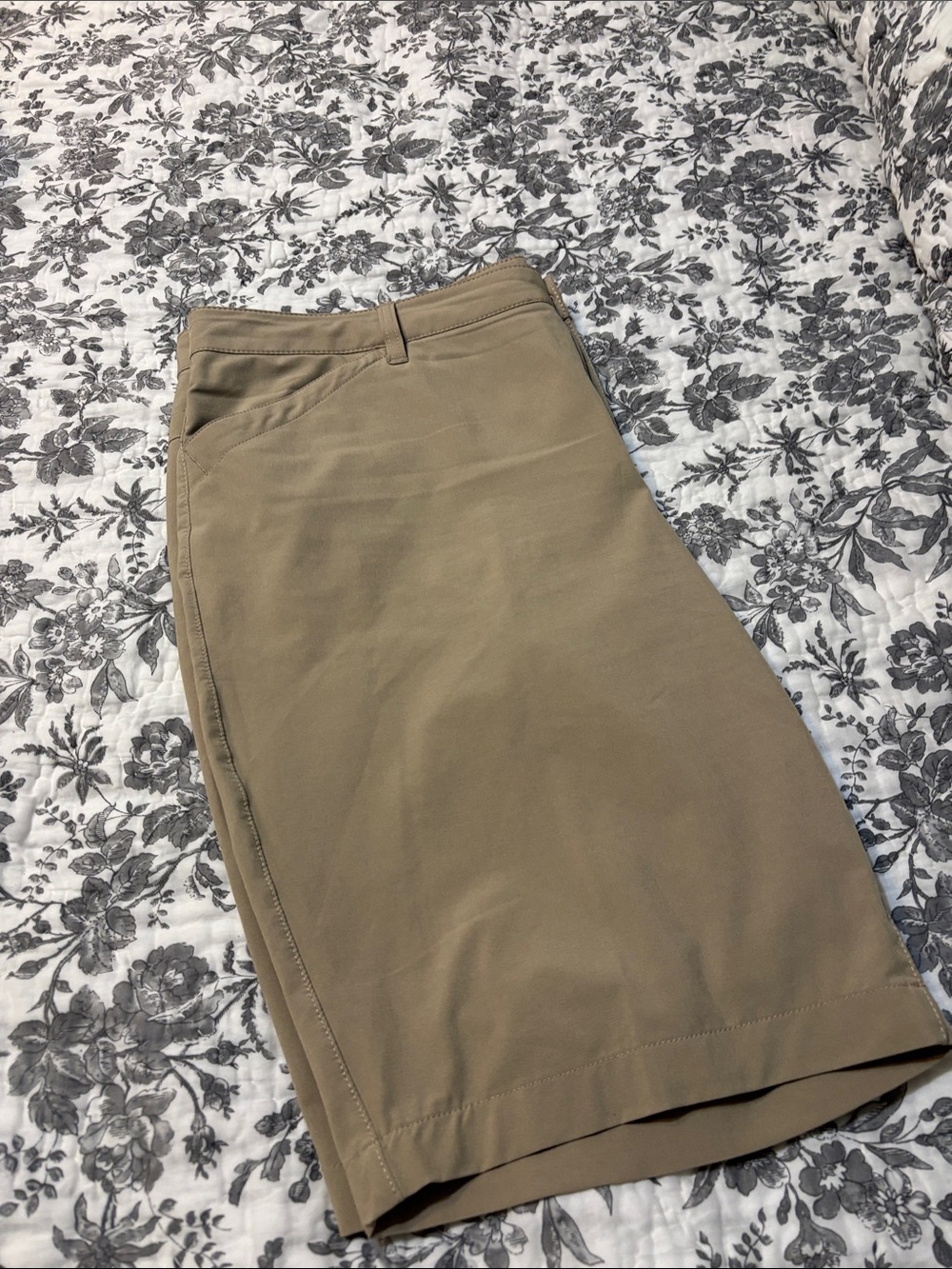 Eddie Bauer Women's Khaki nylon long shorts